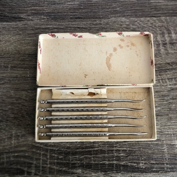 Vintage Nutcracker and Picks Set with Box - Picture 2 of 10